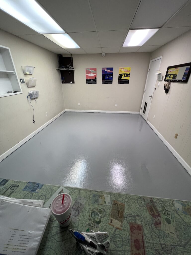 epoxy flooring basement Denham Springs Louisiana_Fly by knight_1000sqft commercial_Hammond_Single broadcast quartz with moisture vapor barrier -min