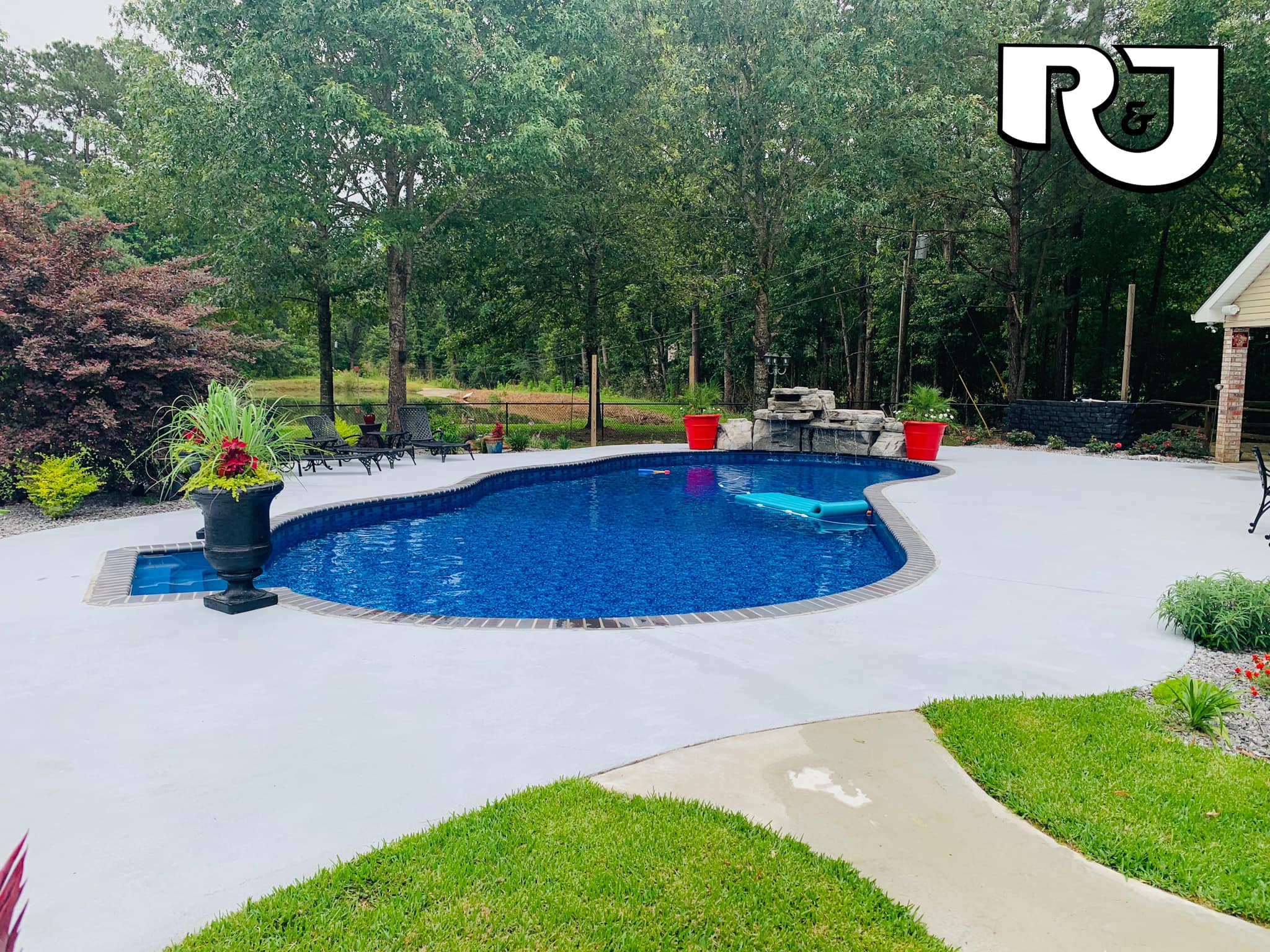 Acid Staining Epoxy Coatings Patio Extensions Concrete Overlays Concrete Curbing Outdoor Kitchens Concrete Countertops Commercial Epoxy Coatings Hammond LA 5-min